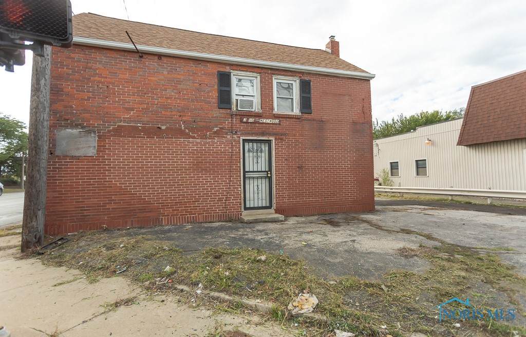 3 Westwood Avenue - Photo 1