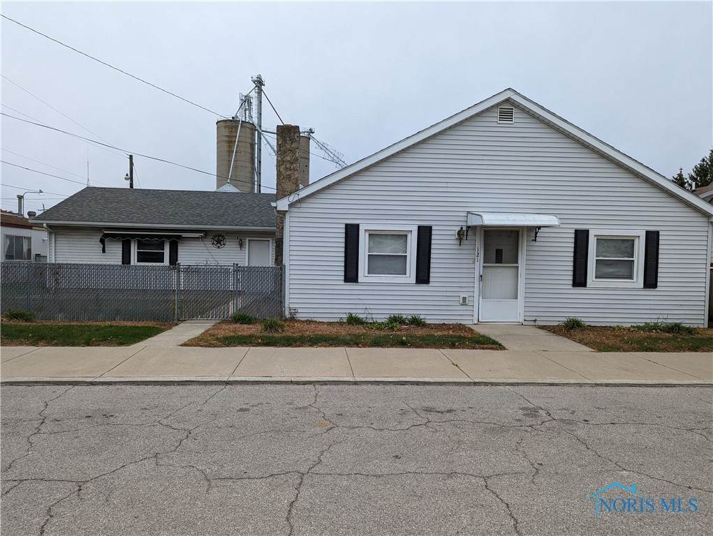 121 Adrian Street - Photo 1