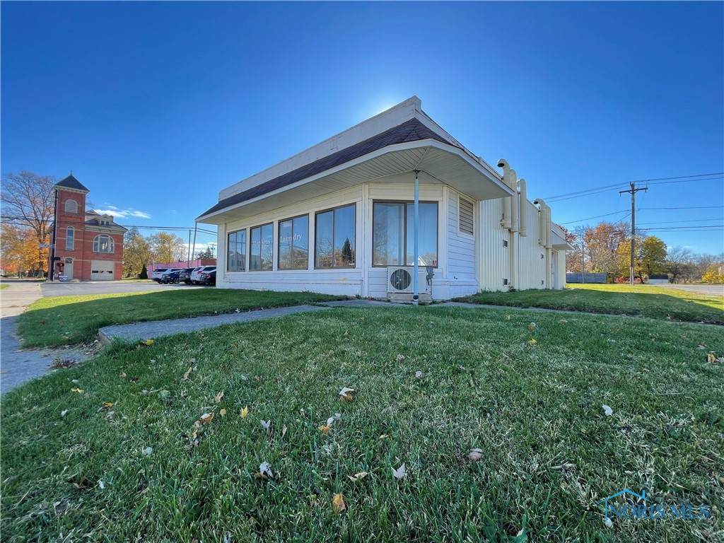 523 Hopkins Street - Photo 1