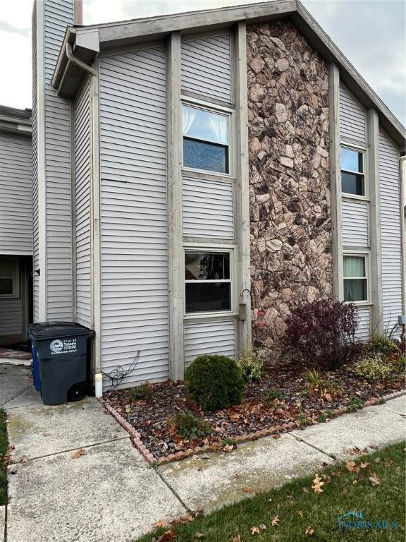 5865 Ryewyck Drive - Photo 1