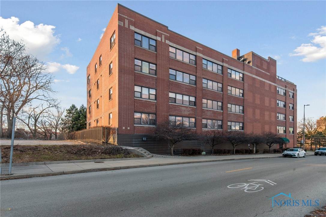 110 Ottawa Street - Photo 1