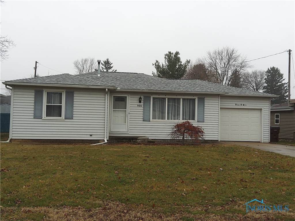 906 Lincoln Drive - Photo 1