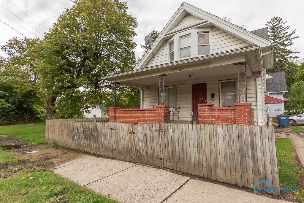 202 Lake Shore Avenue - Photo 1