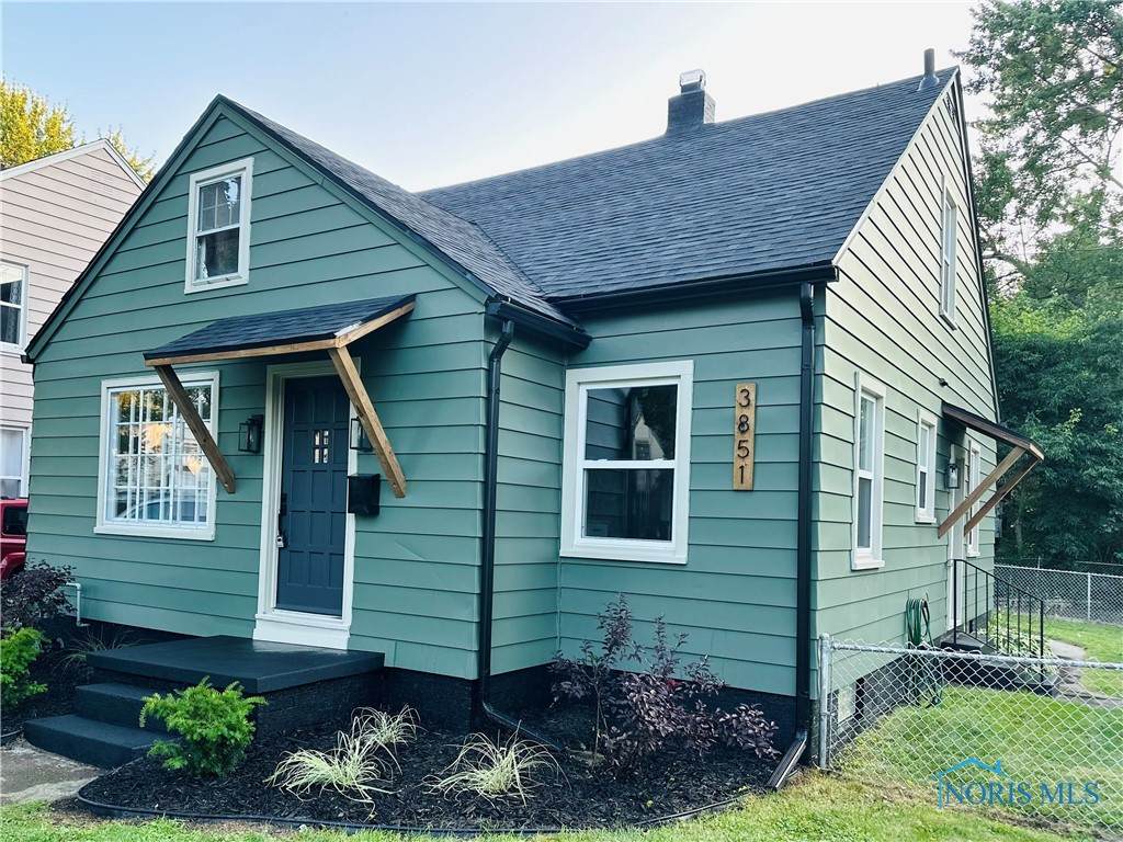 3851 Bowen - Photo 1