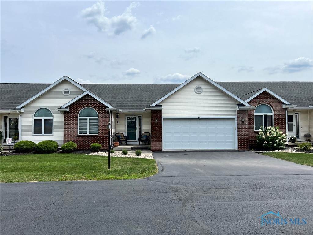 38 Towne And Country Drive - Photo 1