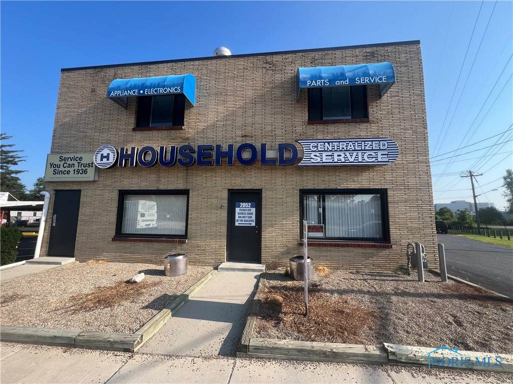 2052 Sylvania Avenue - Photo 1