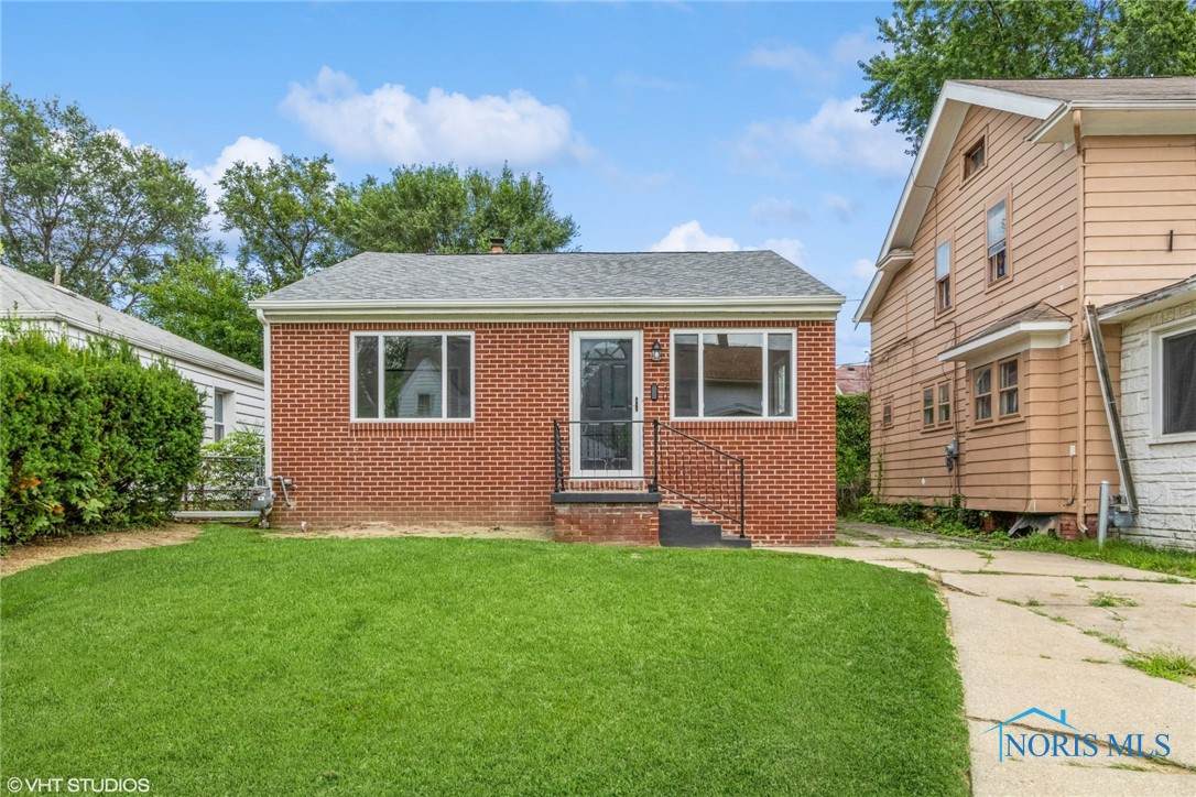1730 Wyndhurst Road - Photo 1