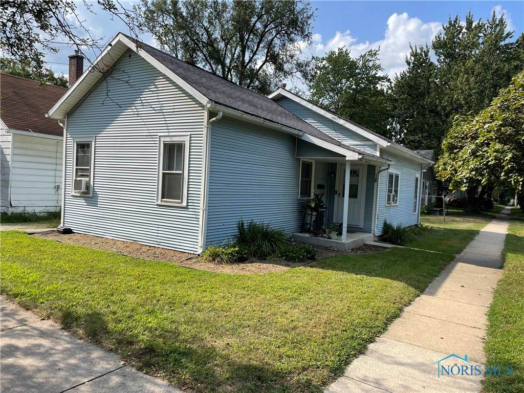 135 Merry Avenue - Photo 1