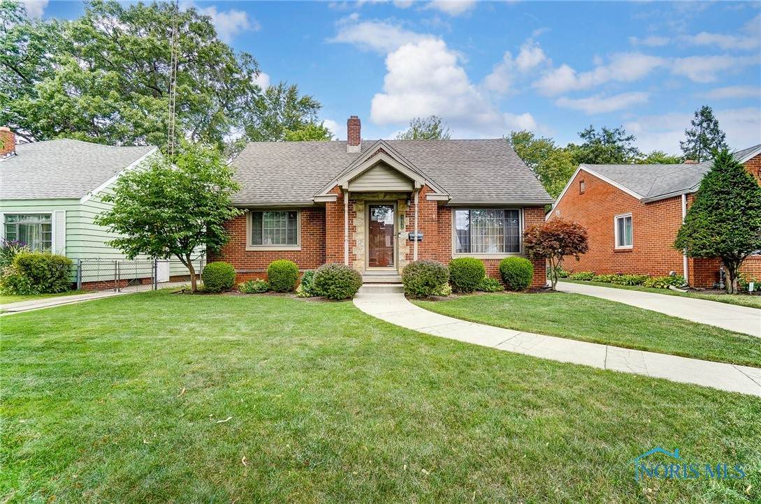 2614 Castleton Avenue - Photo 1
