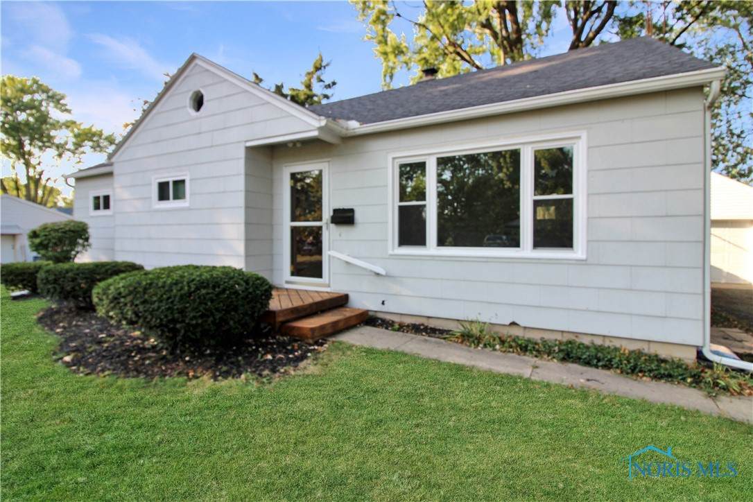 320 Washington Street - Photo 1