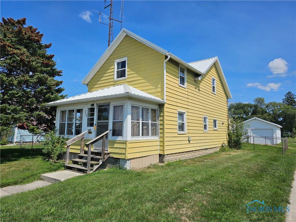 208 Chestnut Street - Photo 1