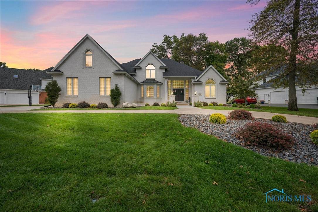 9028 Royal Oak Drive - Photo 1