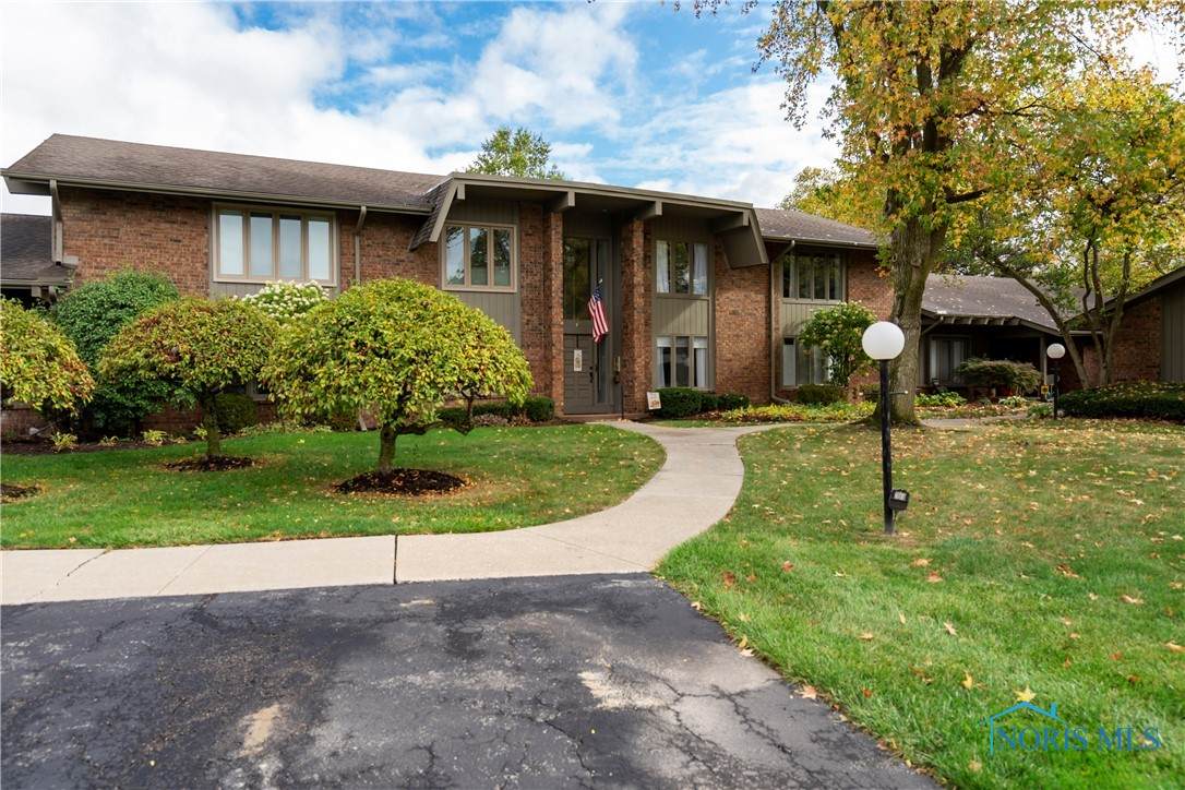 29610 Gleneagles Road - Photo 1