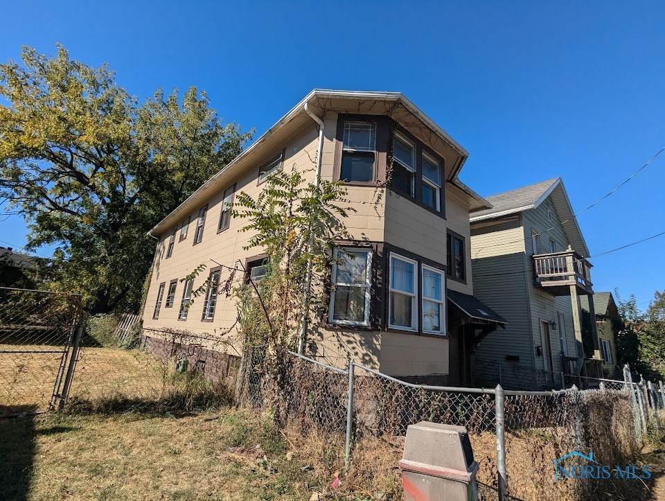 809 Bush Street - Photo 1