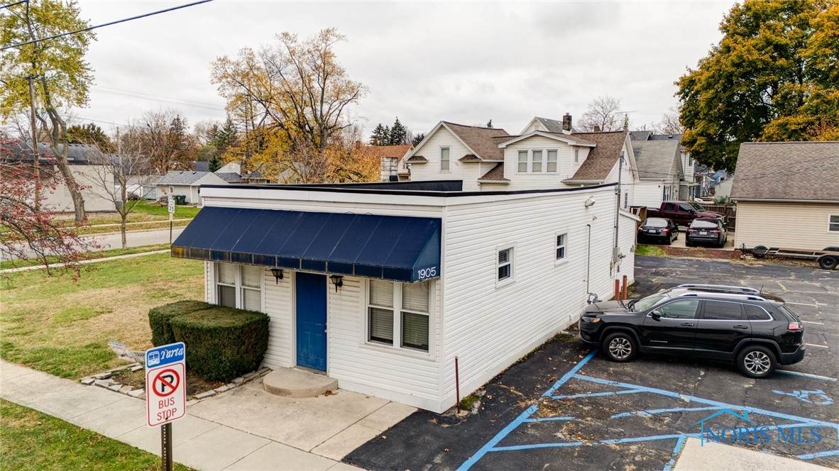 1905 River Road - Photo 1