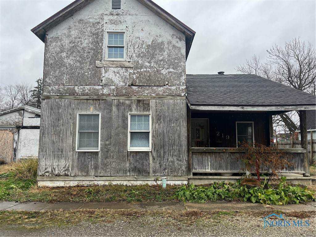 219 Hurd Avenue - Photo 1