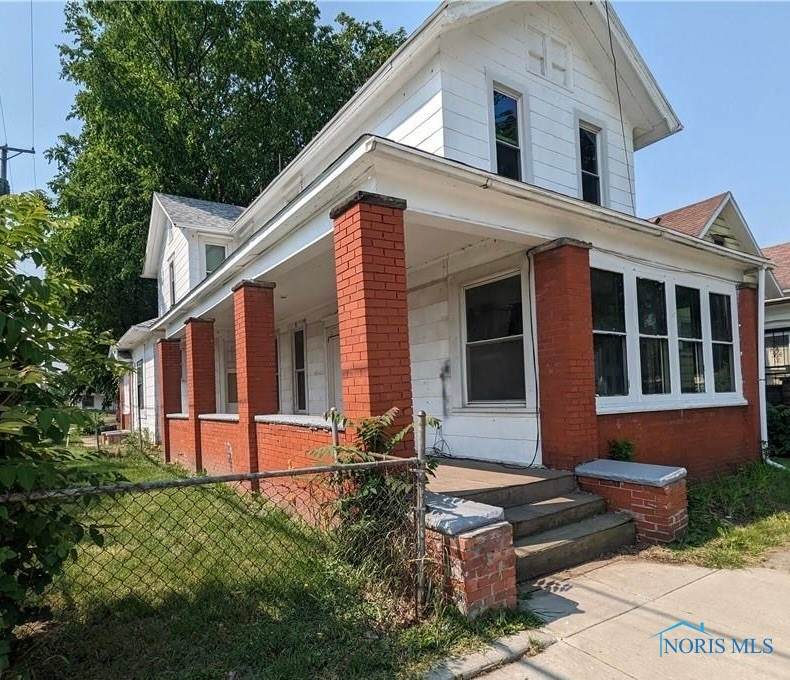 303 Jervis Street - Photo 1