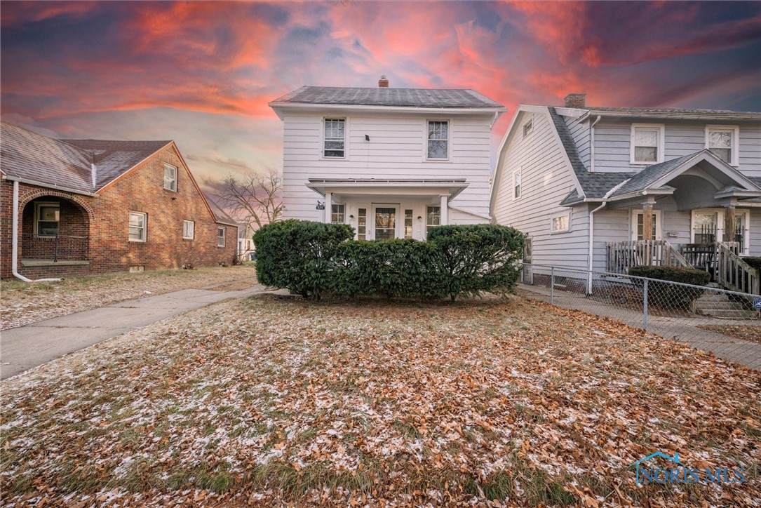 824 Parkside Boulevard - Photo 1