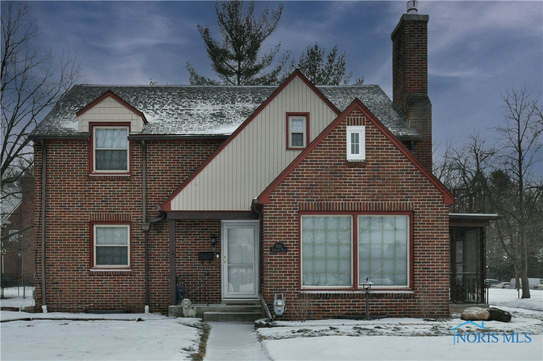 621 Memorial Parkway - Photo 1