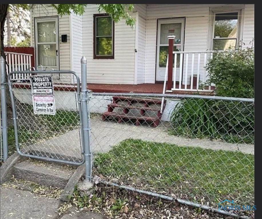 630 Oak Street - Photo 1