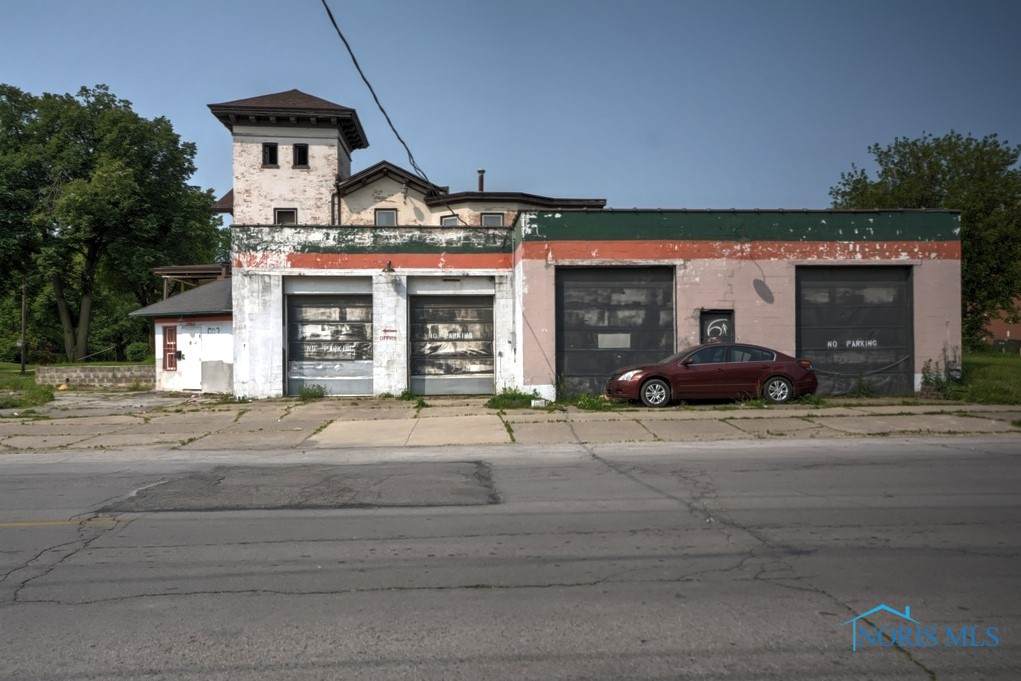 603 Locust Street - Photo 1