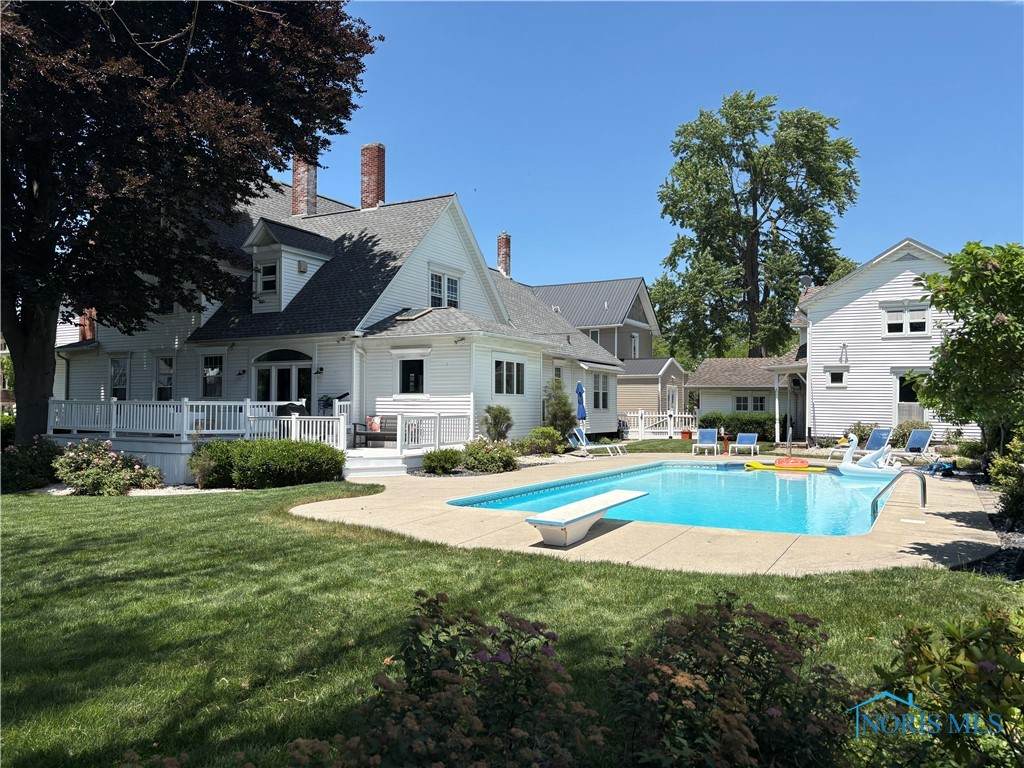 643 Clinton Street - Photo 1