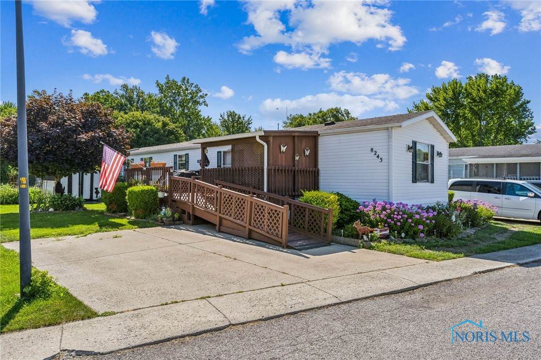 8243 Oakwood Dr. - Photo 1