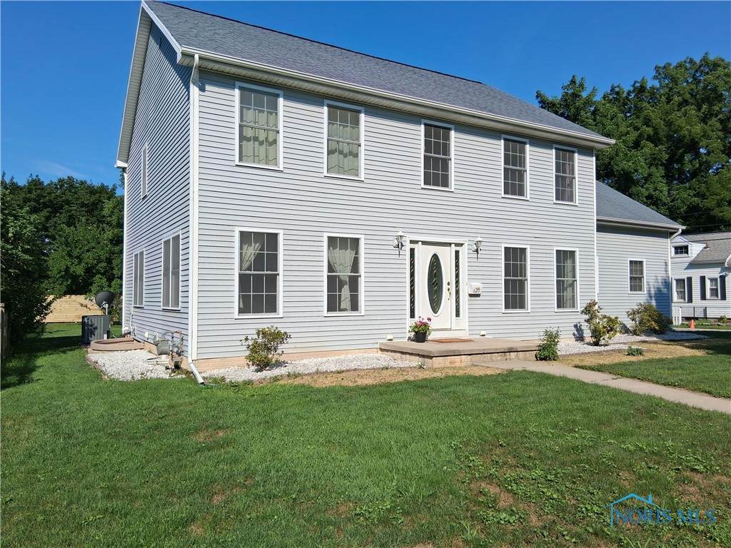 620 Locust Street - Photo 1