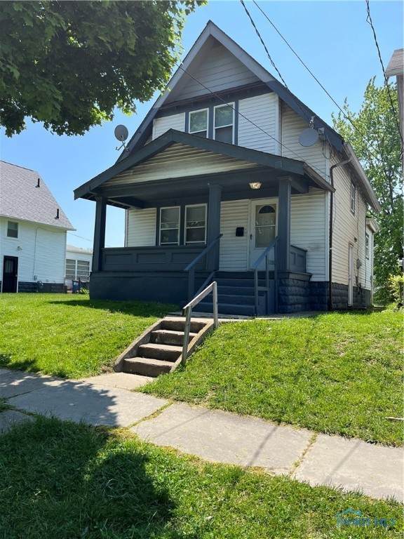 926 St. John - Photo 1