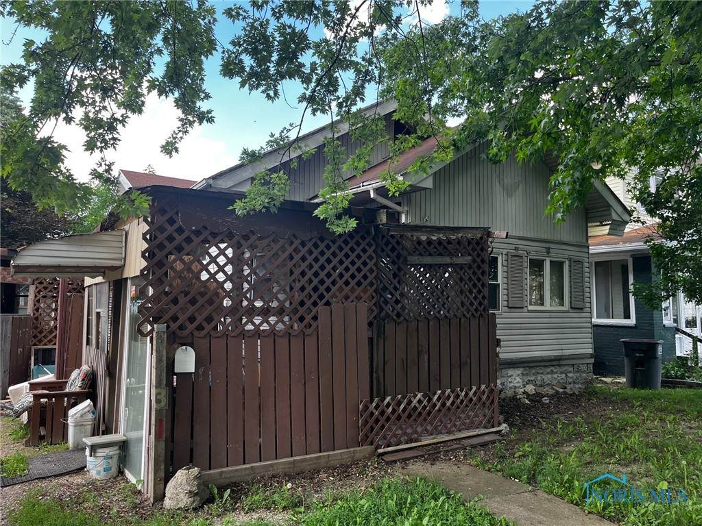 531 Park Street - Photo 1