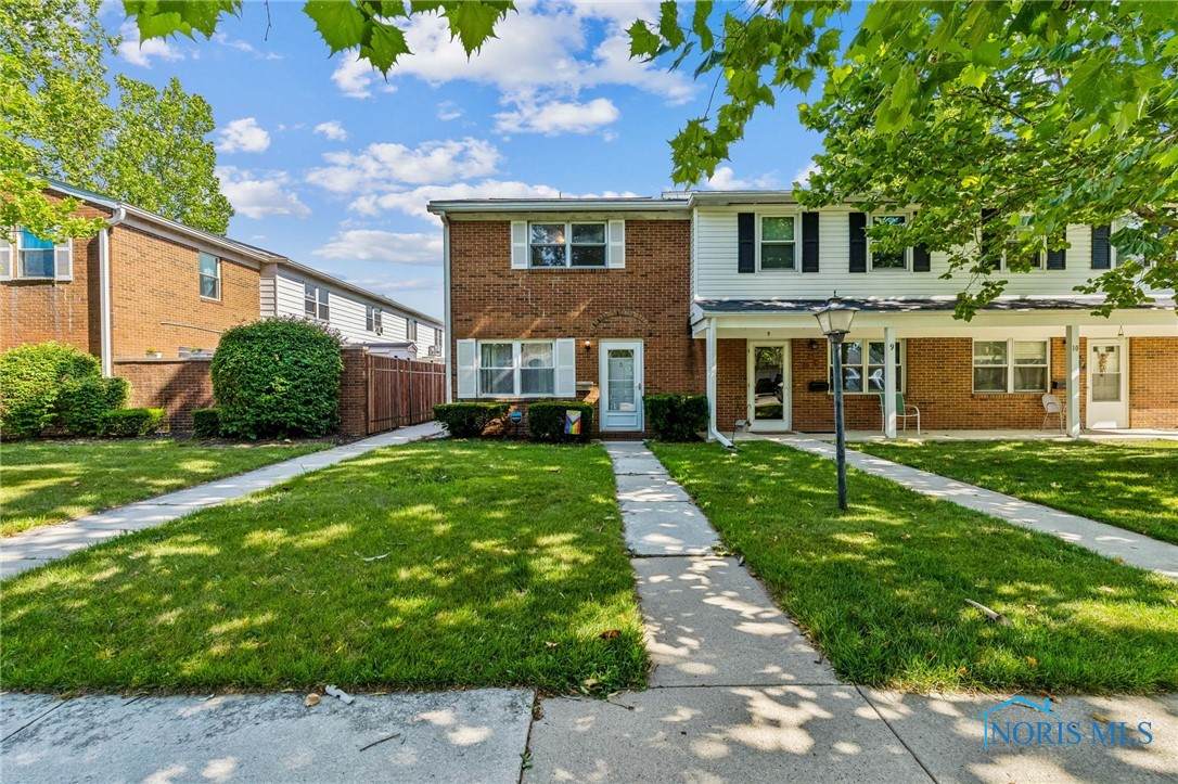 1724 Queenswood Drive - Photo 1