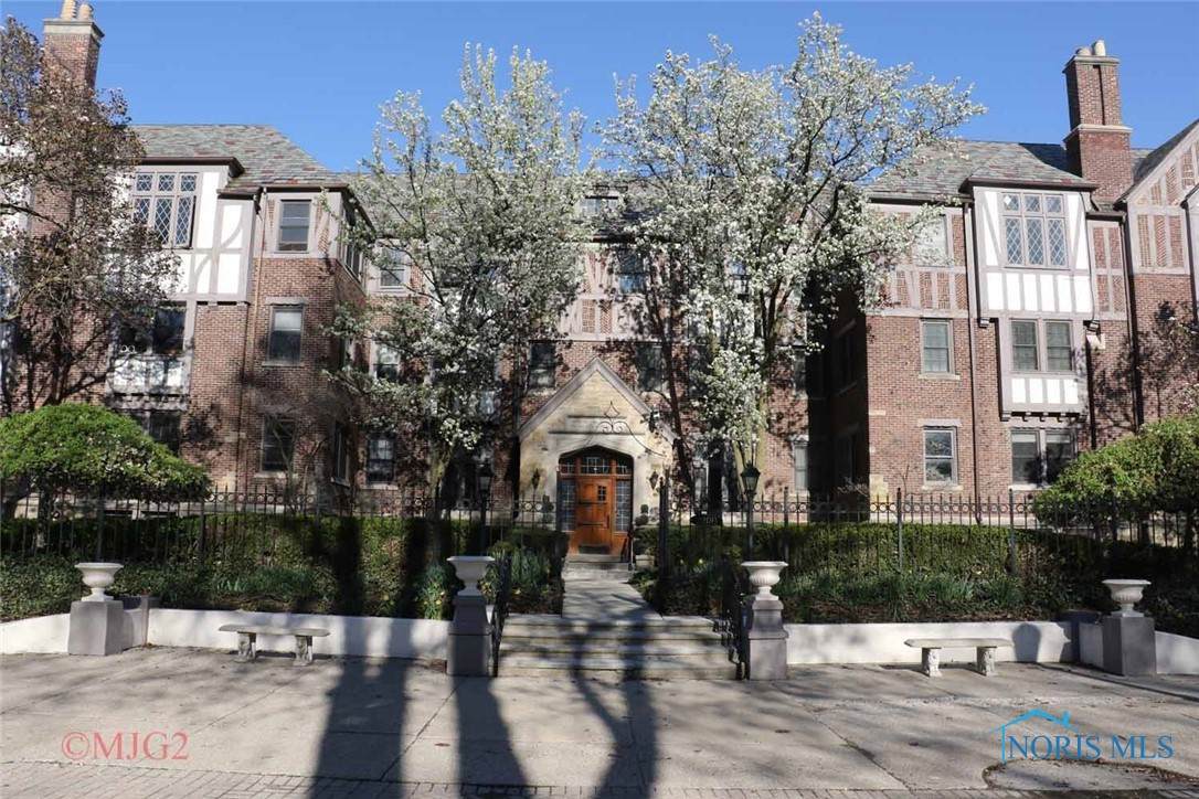 2200 Scottwood Avenue - Photo 1