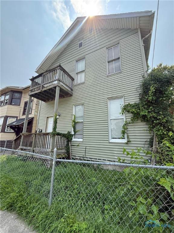 811 Bush Street - Photo 1