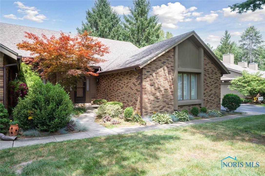 5232 Pine Grove Court - Photo 1