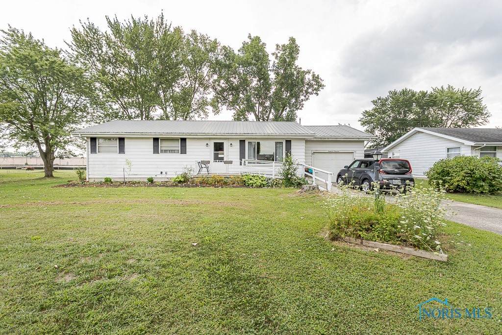 1819 Maumee Drive - Photo 1