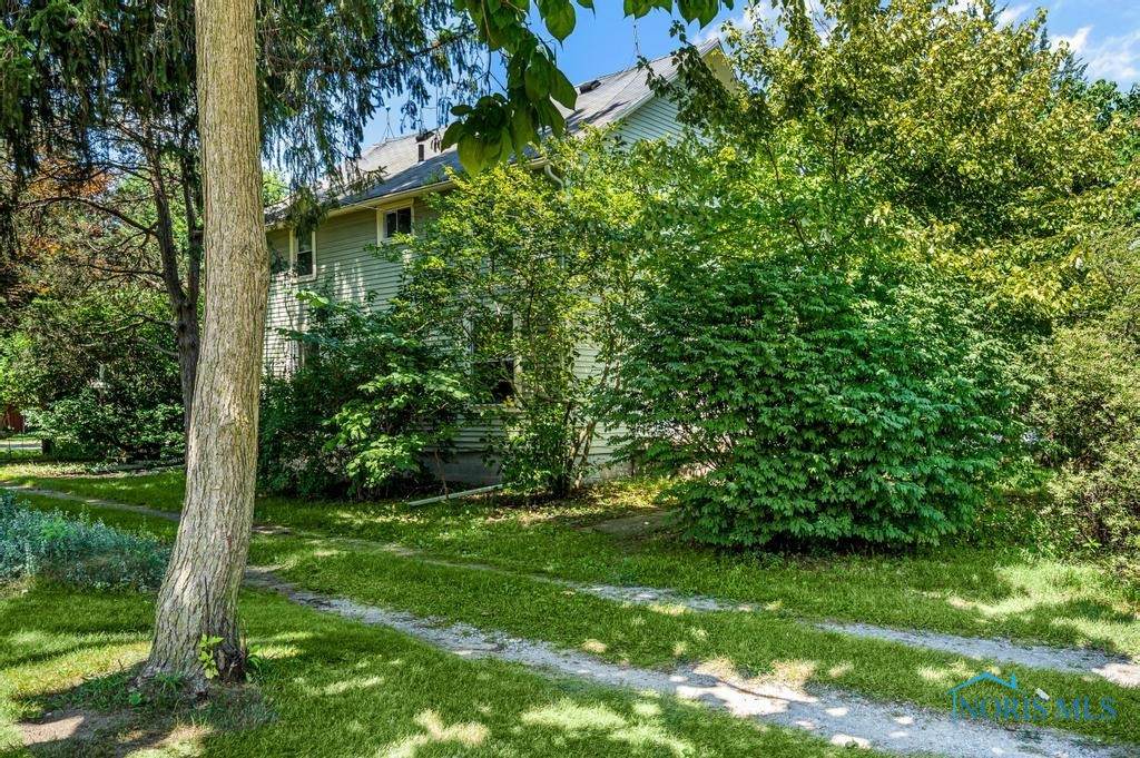 1402 Crissey Road - Photo 1