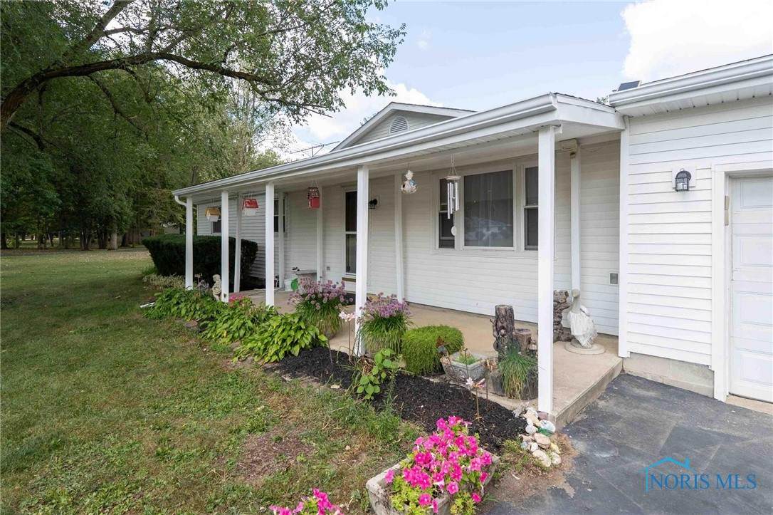 5826 Township Road 243 - Photo 1