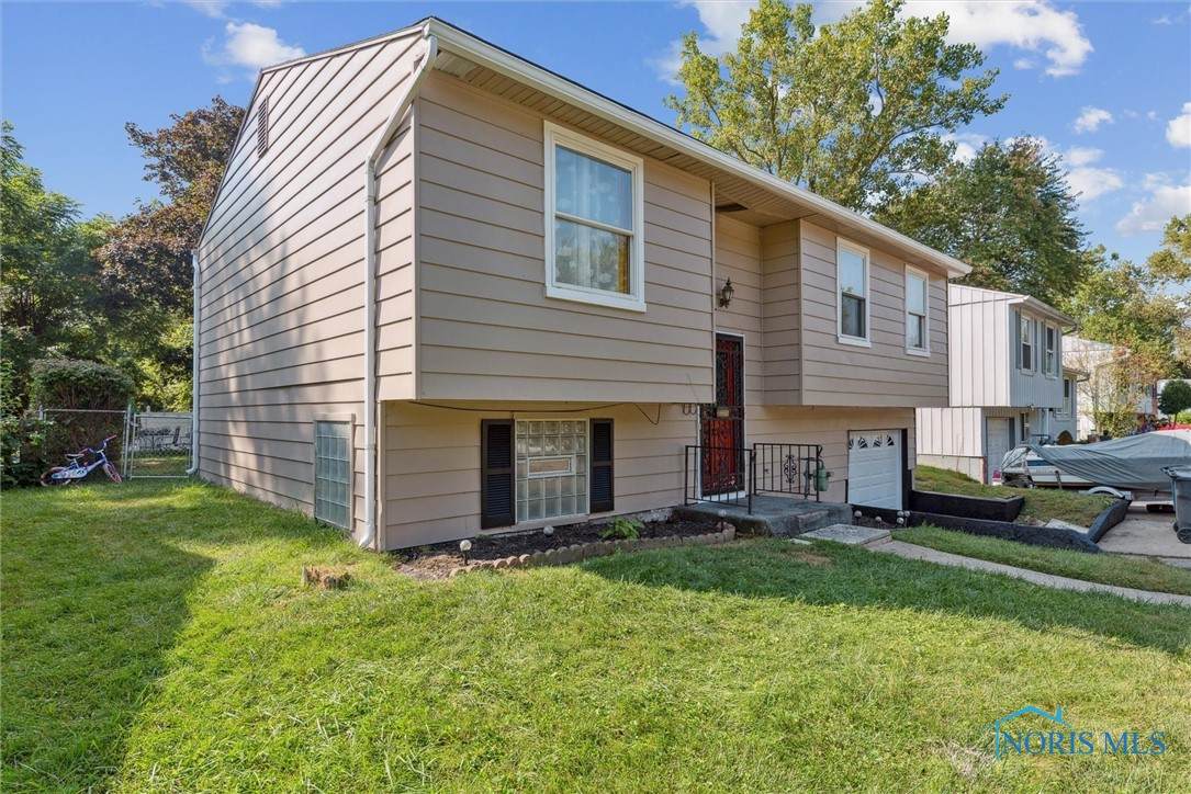 4229 Wickford Point Drive - Photo 1