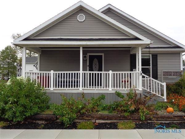 717 2nd Street - Photo 1