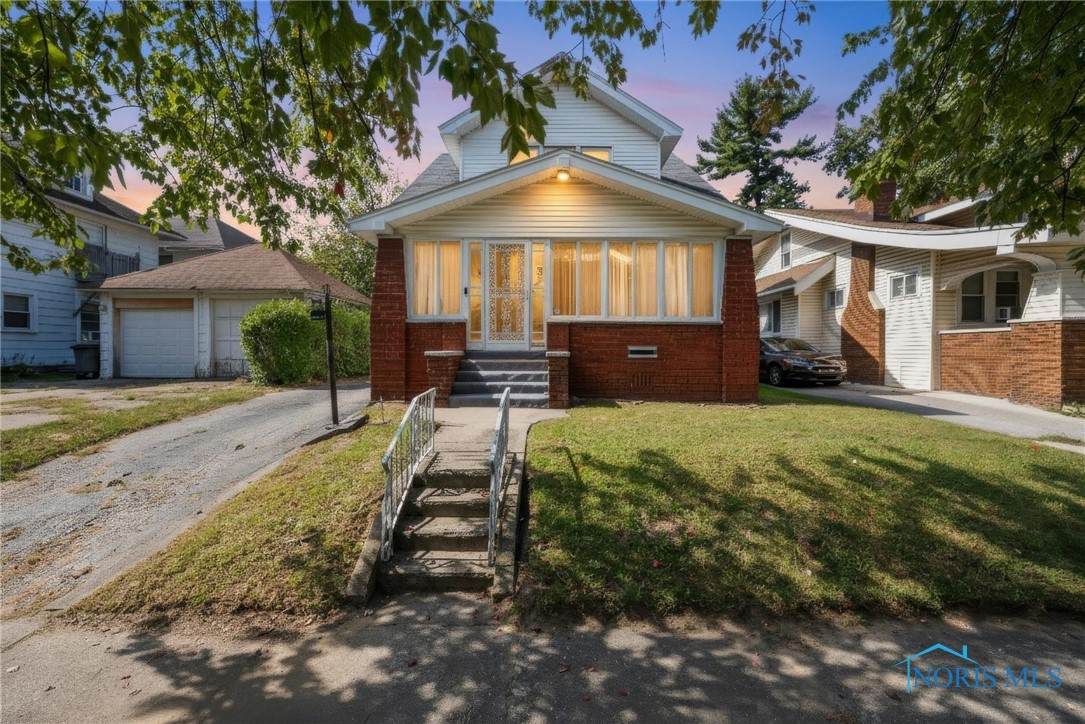 1513 Waverly Avenue - Photo 1