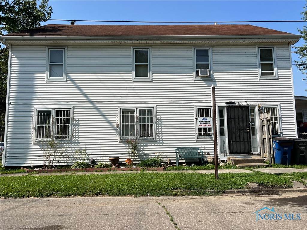 1539 Mott Avenue - Photo 1