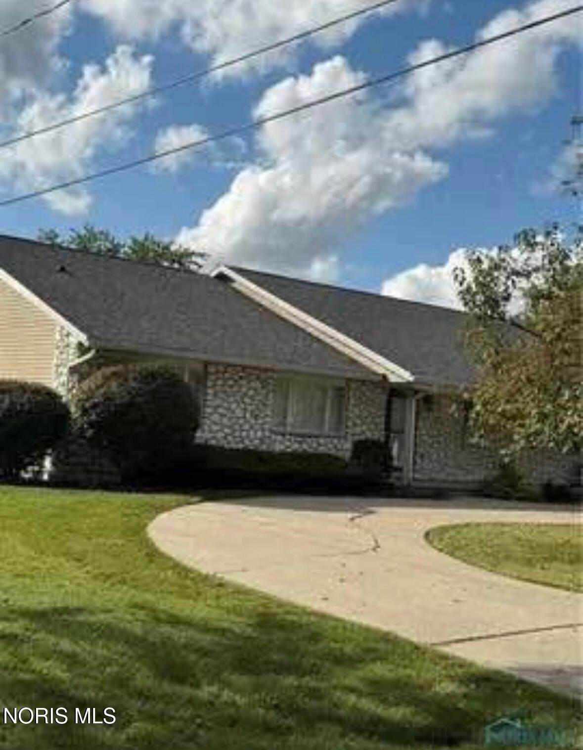 230 Adams Street - Photo 1