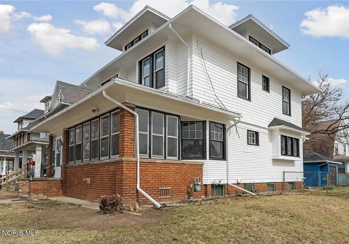 2340 Putnam Street - Photo 1