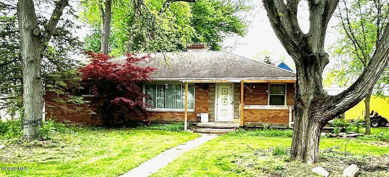 1009 Nela Parkway - Photo 1
