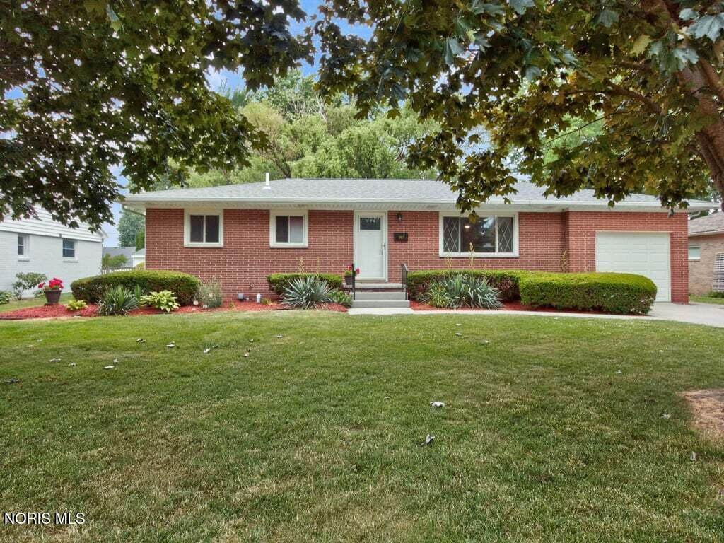2917 Shoreland Avenue - Photo 1