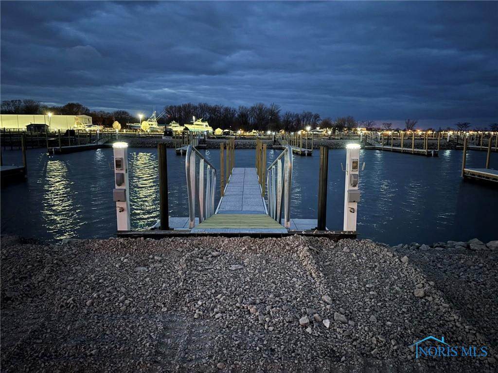 https://bt-photos.global.ssl.fastly.net/toledo/orig_boomver_2_10011913-2.jpg