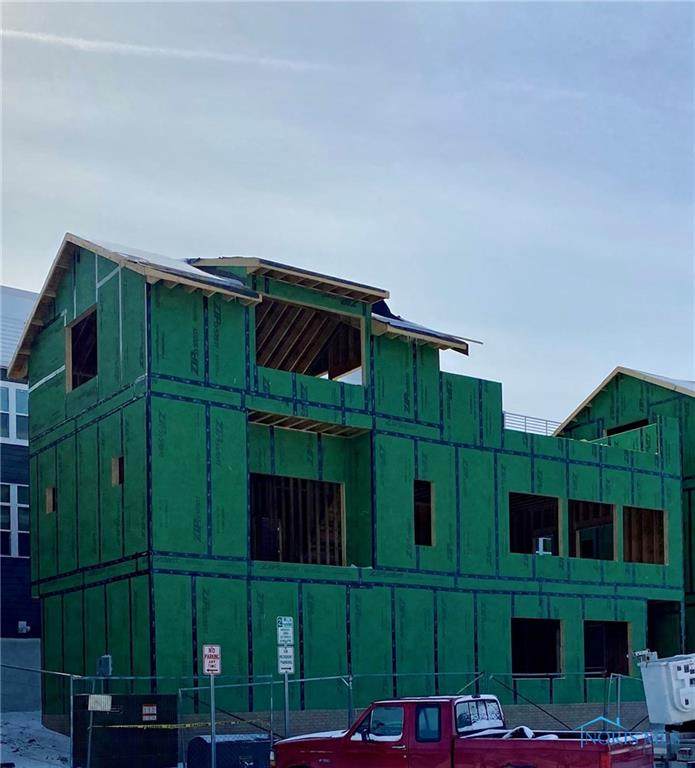 404 Shoreline - Photo 1