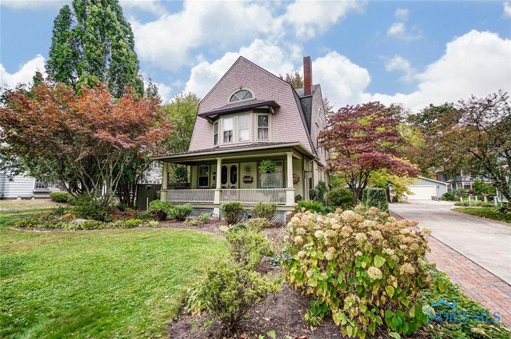 2326 Robinwood - Photo 1