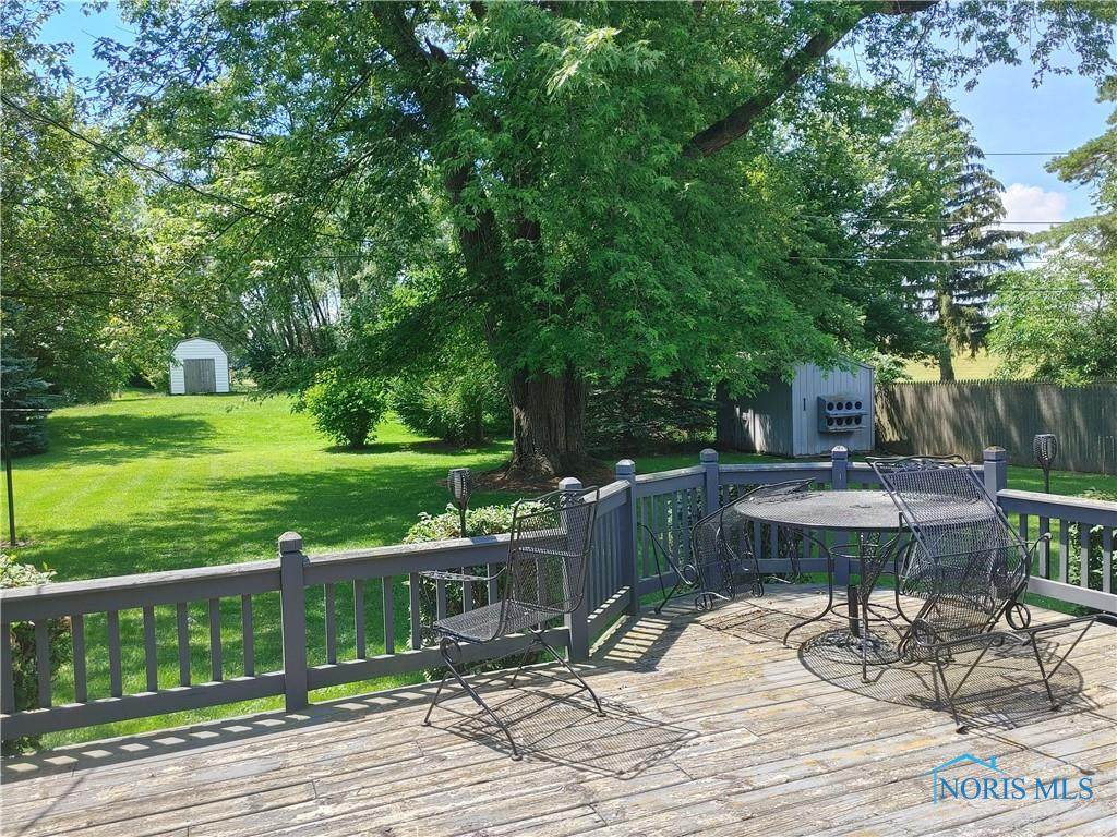 817 Center Street - Photo 1