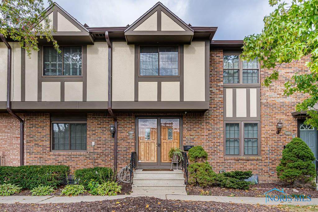 10 Woodview Drive - Photo 1